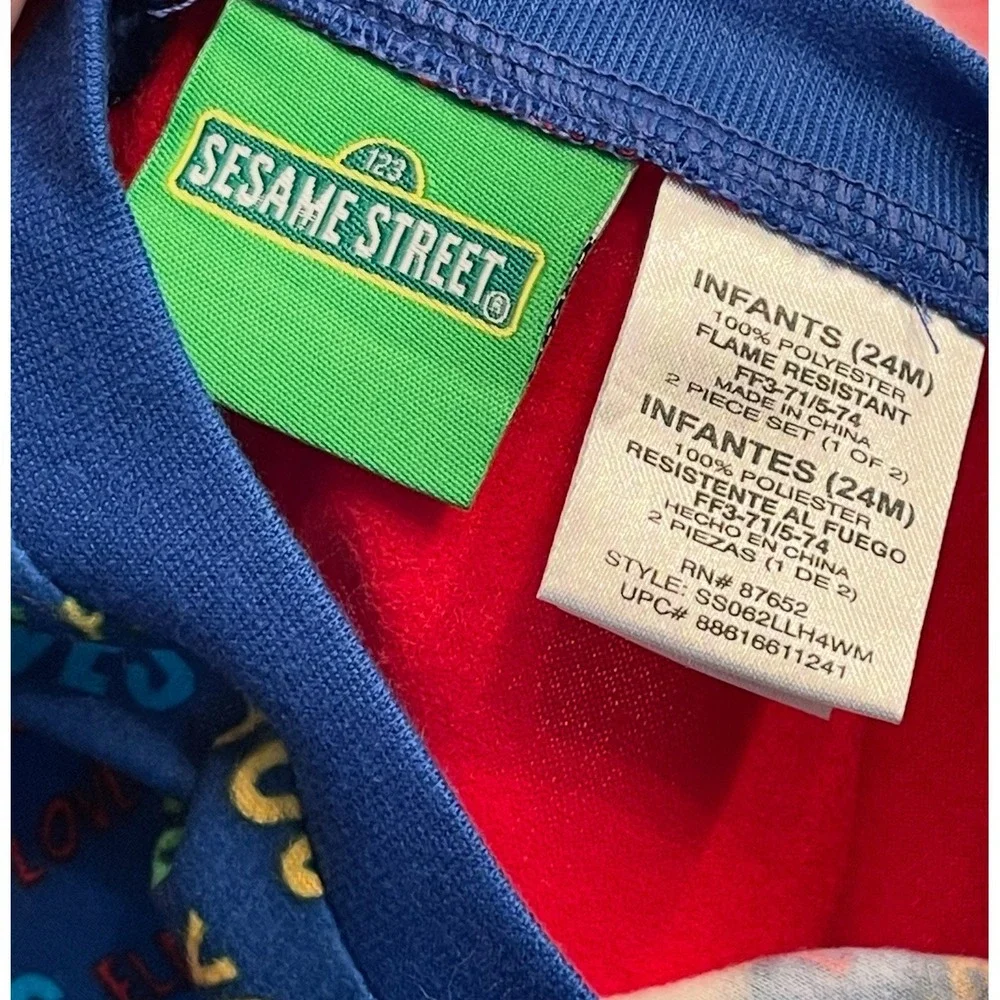 Sesame Street Elmo Loves You Hugs Pajama Set Size 24M Baby Flame Resistant 2011
